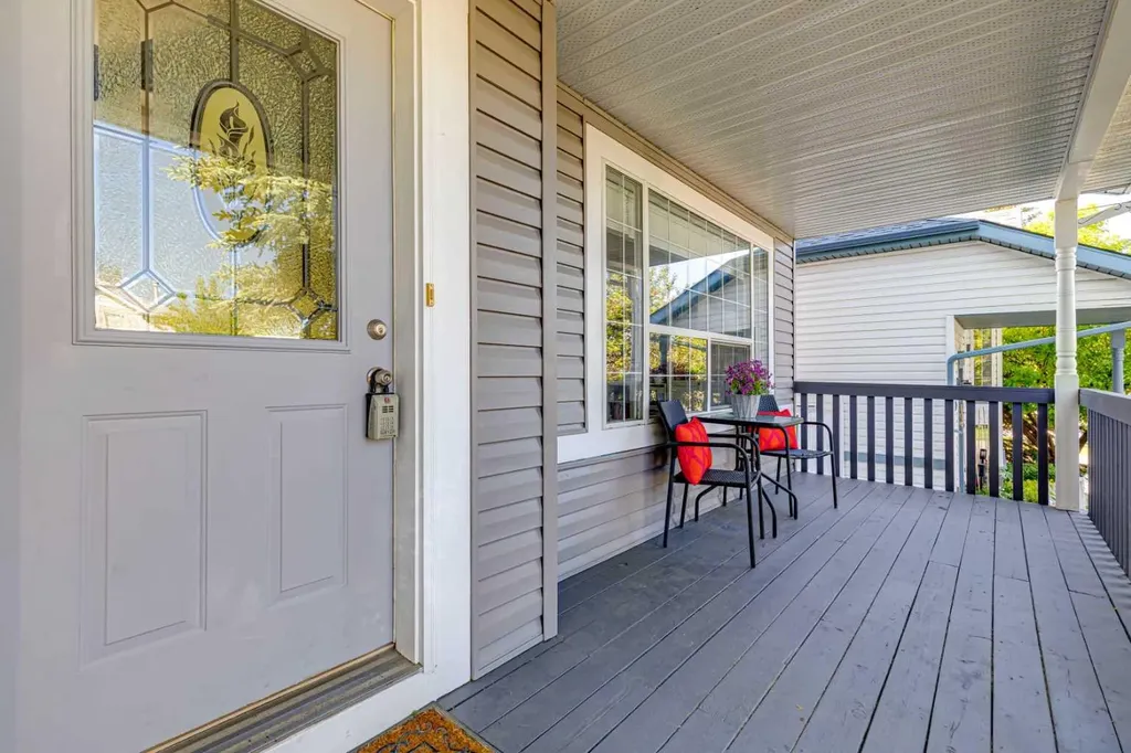 114 Bridlewood Close Calgary AB T2Y 3N4