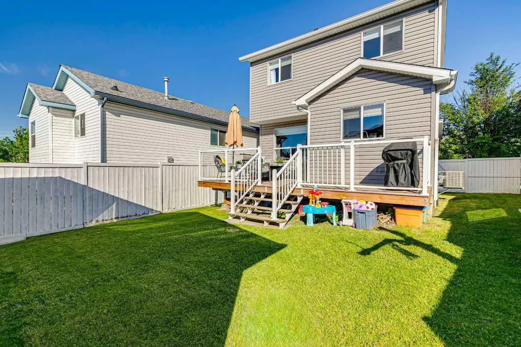 114 Bridlewood Close Calgary AB T2Y 3N4