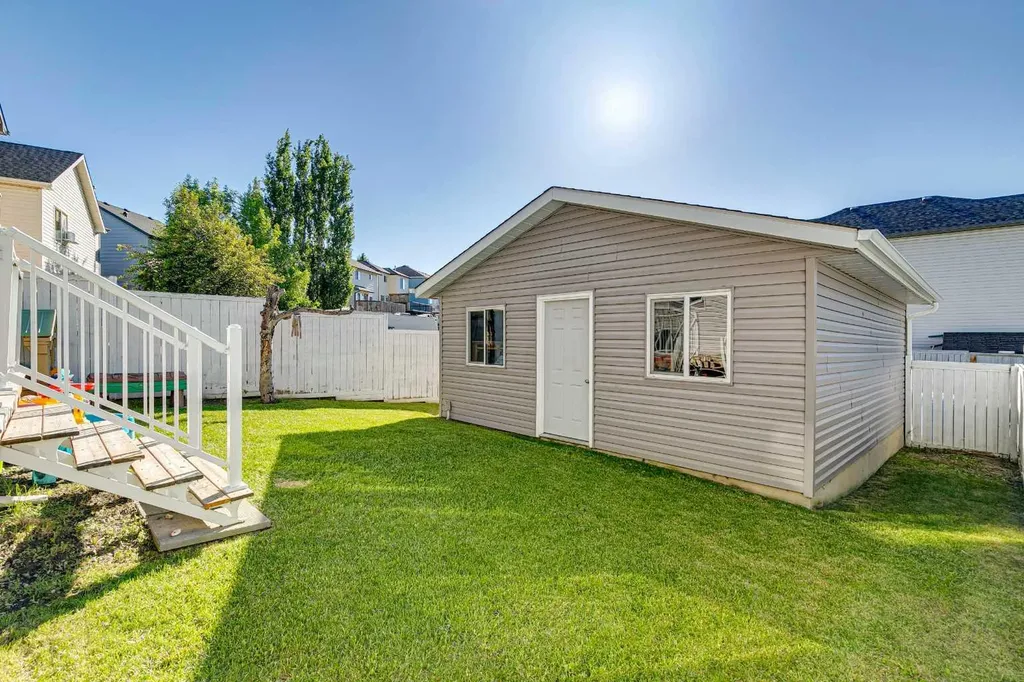 114 Bridlewood Close Calgary AB T2Y 3N4