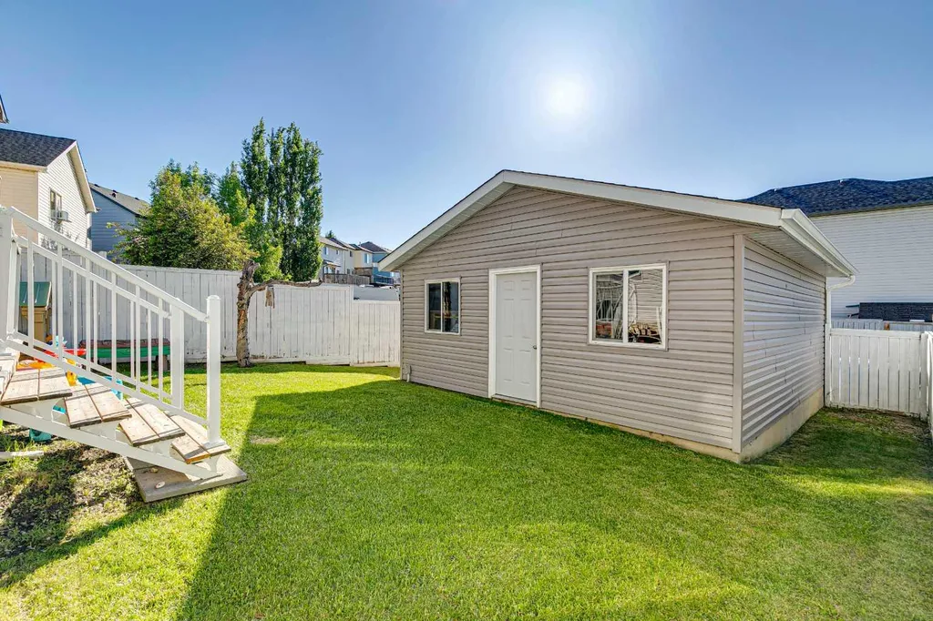 114 Bridlewood Close Calgary AB T2Y 3N4