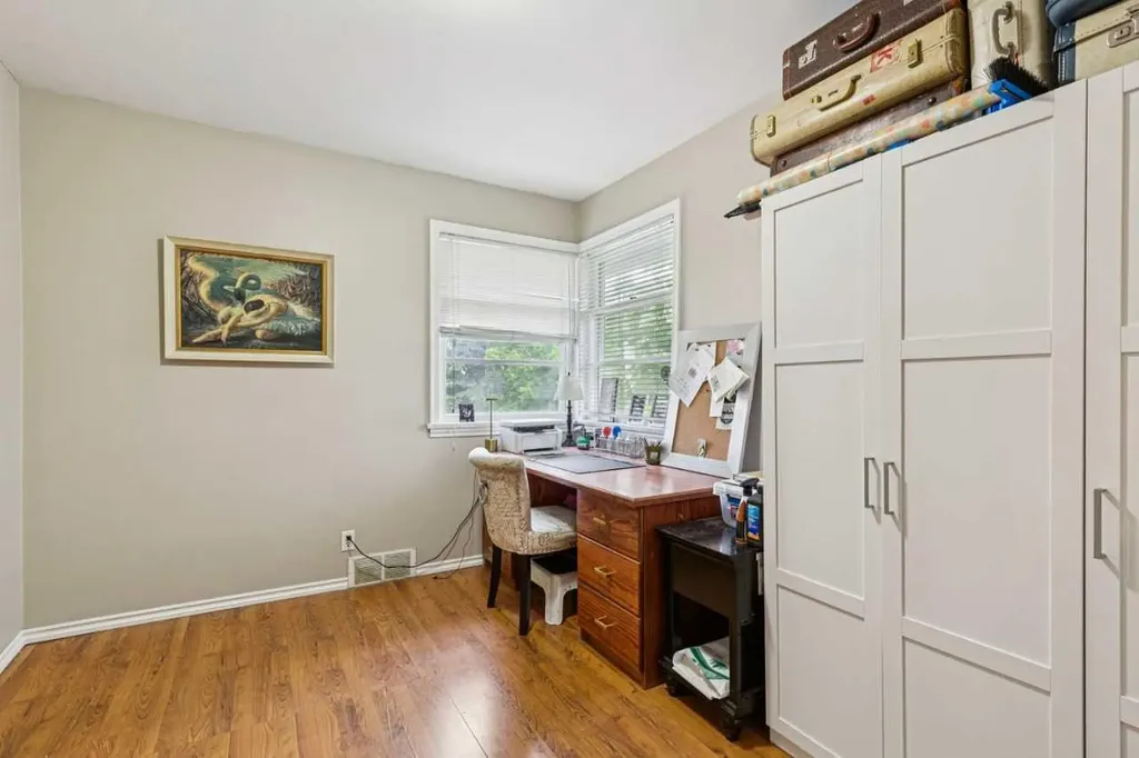 2128 17 Avenue SW Calgary AB T2T0G3