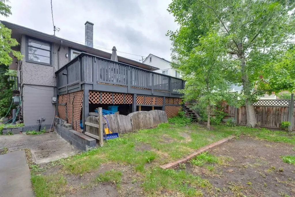 2128 17 Avenue SW Calgary AB T2T0G3