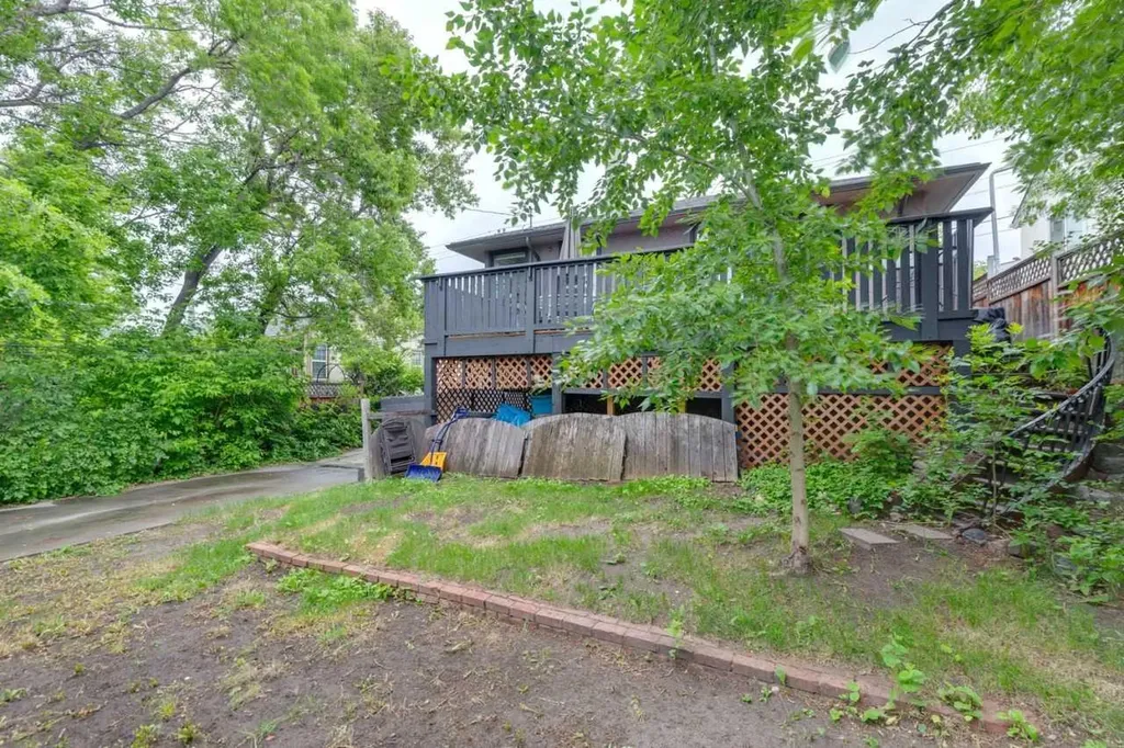 2128 17 Avenue SW Calgary AB T2T0G3
