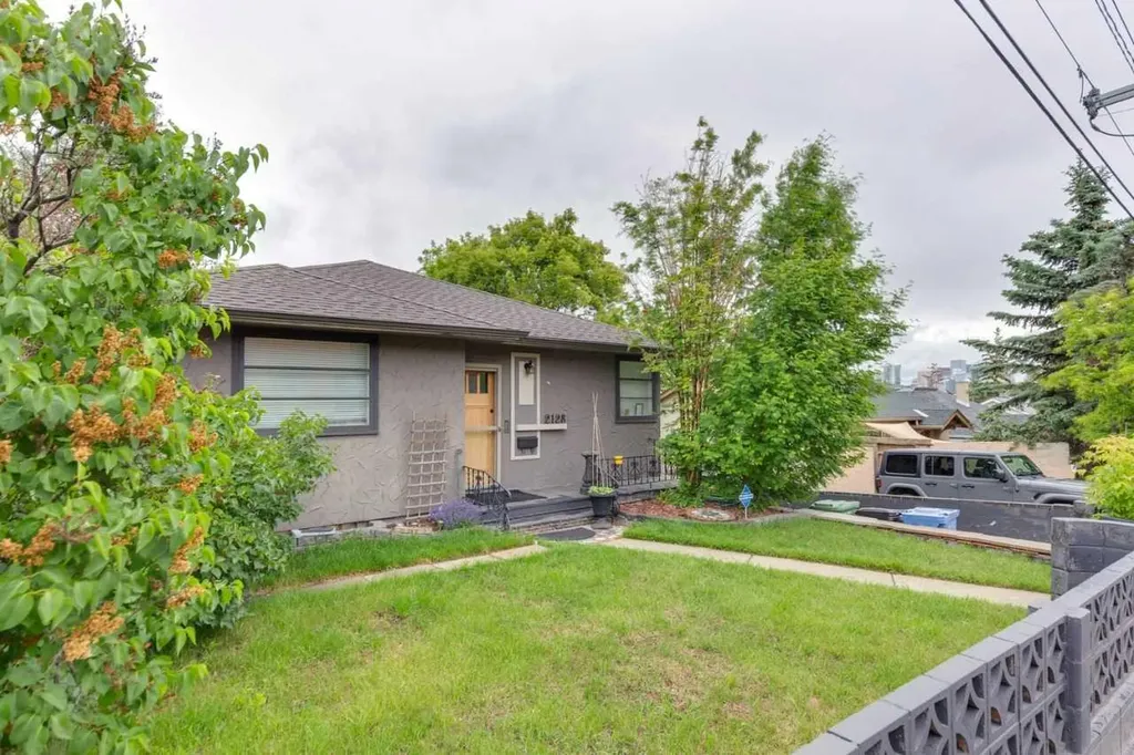 2128 17 Avenue SW Calgary AB T2T0G3