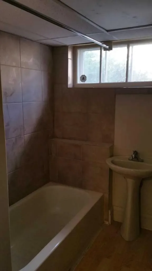 2128 17 Avenue SW Calgary AB T2T0G3