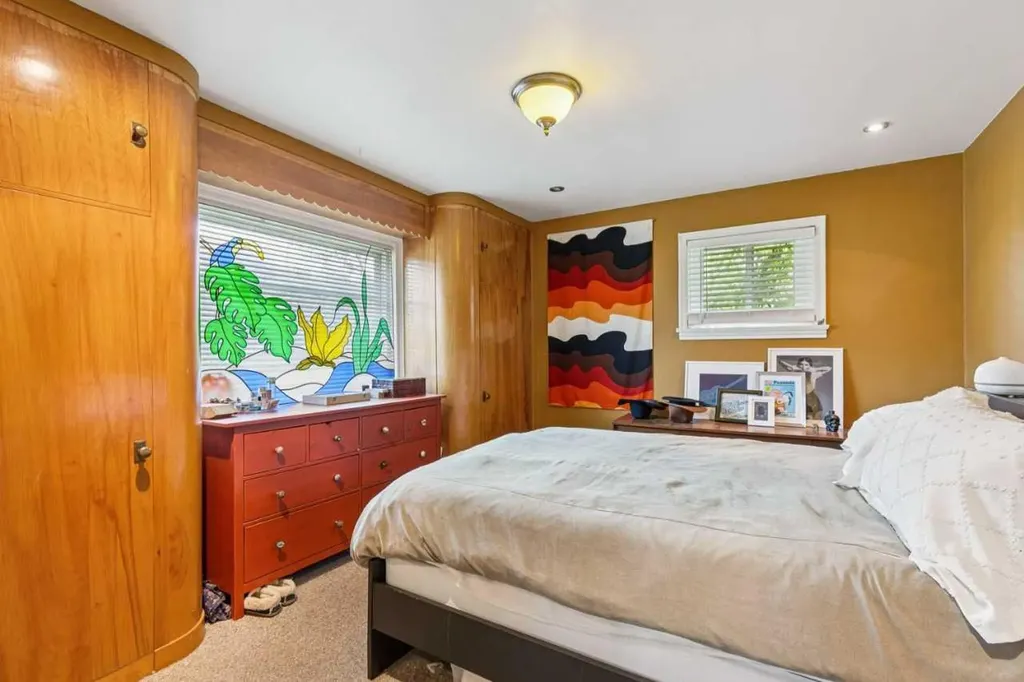 2128 17 Avenue SW Calgary AB T2T0G3