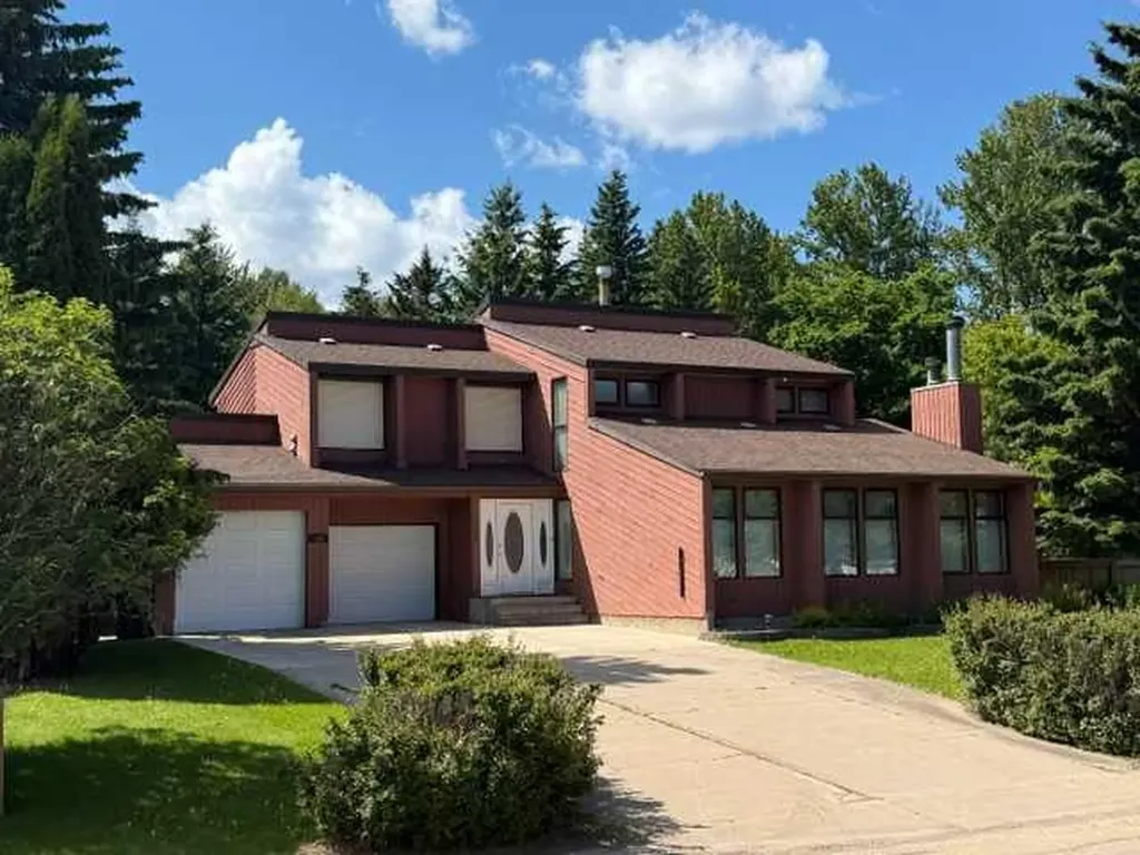 920 6 Street SE Slave Lake AB T0G 2A3