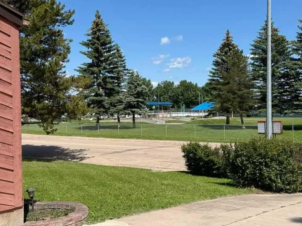 920 6 Street SE Slave Lake AB T0G 2A3