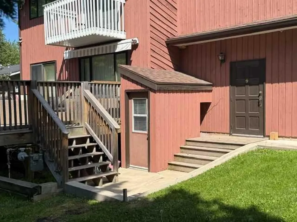 920 6 Street SE Slave Lake AB T0G 2A3