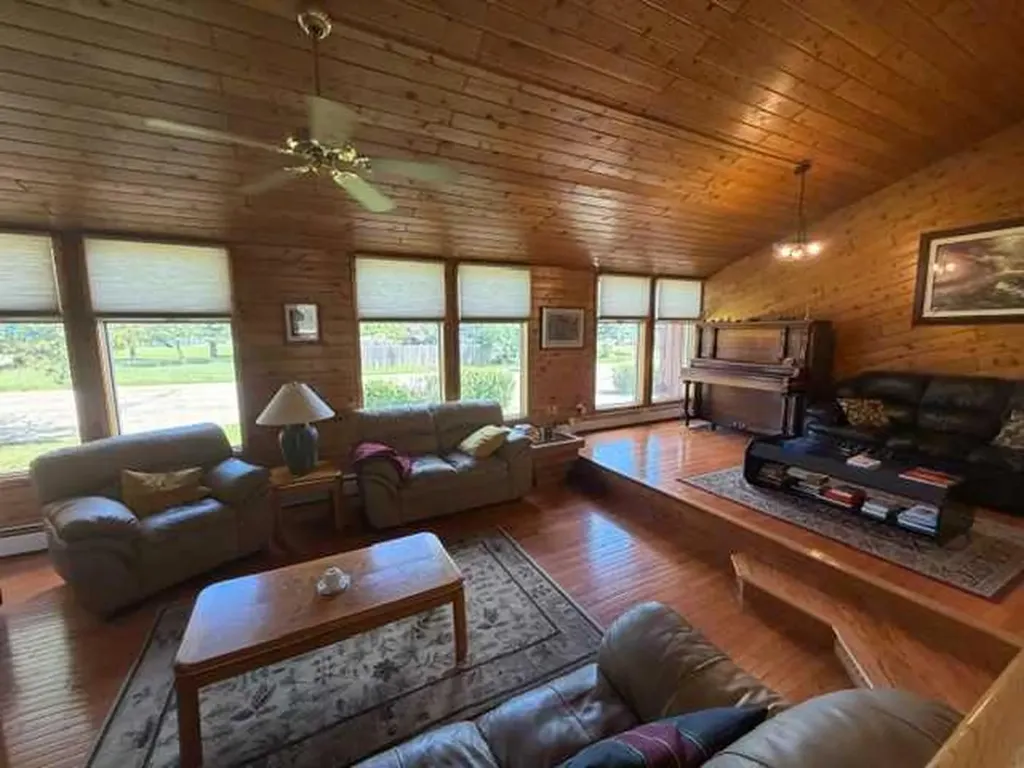 920 6 Street SE Slave Lake AB T0G 2A3