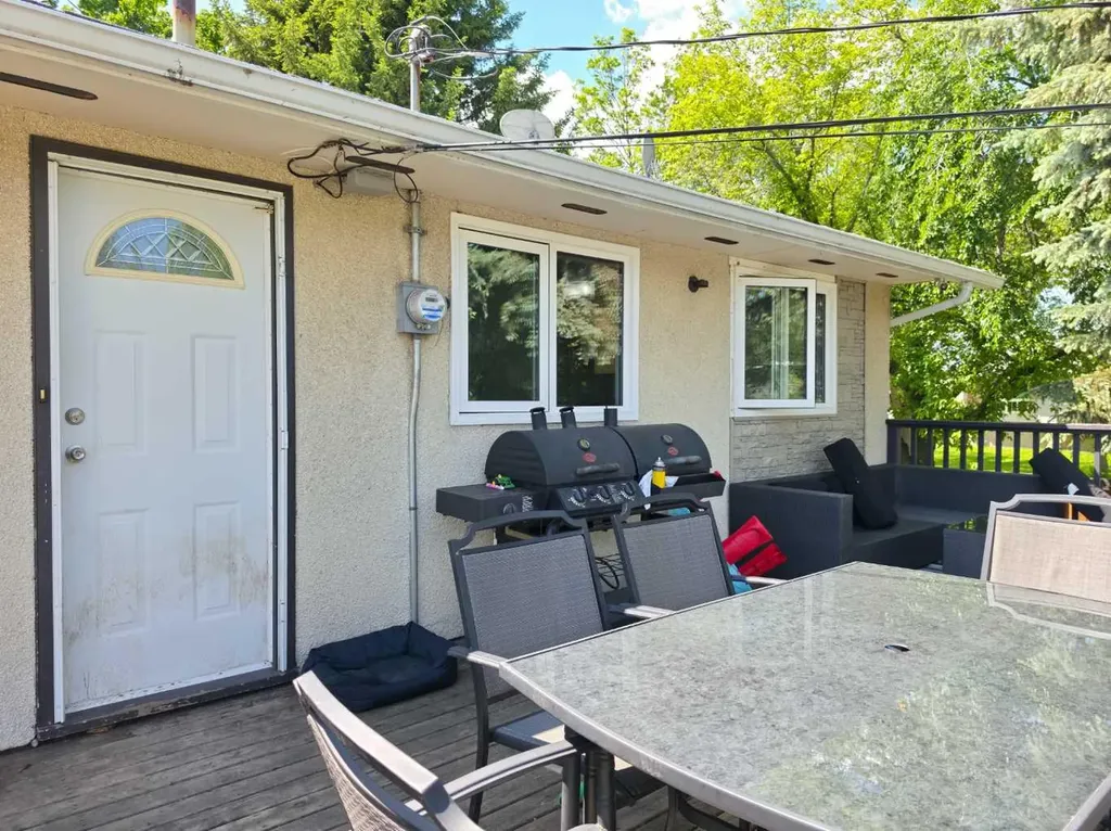 6014 44 Avenue Camrose AB T4V 0B2