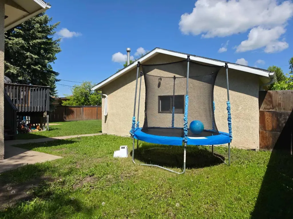 6014 44 Avenue Camrose AB T4V 0B2