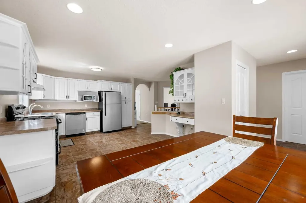 3121 45 Avenue Lloydminster SK S9V 2A7