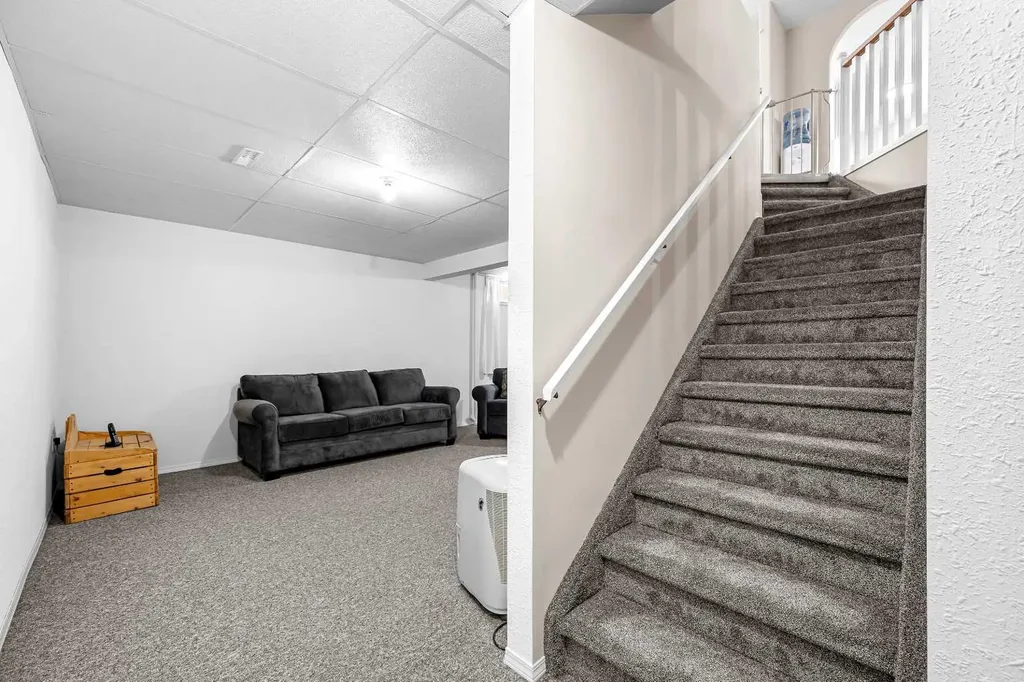 3121 45 Avenue Lloydminster SK S9V 2A7