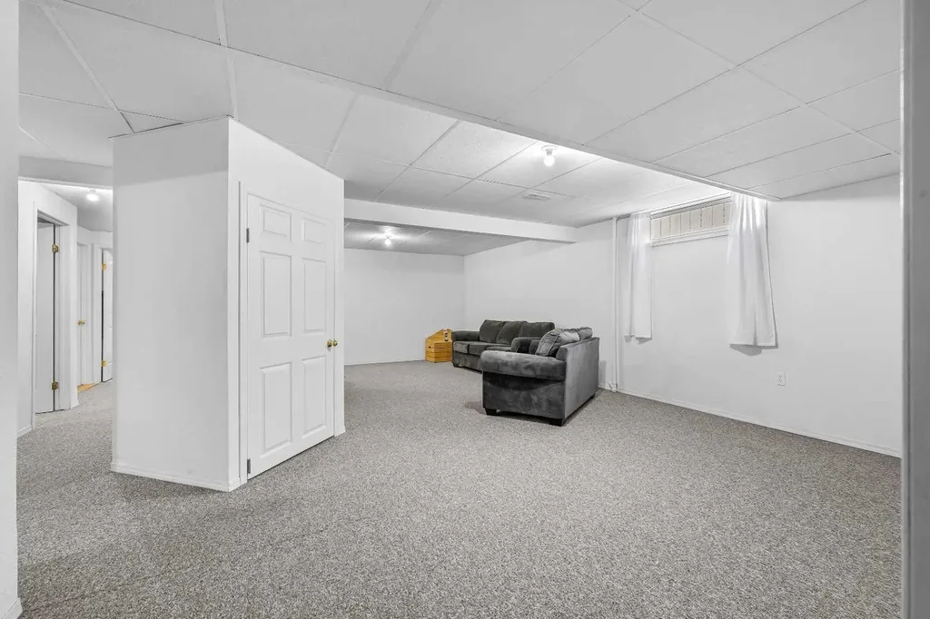 3121 45 Avenue Lloydminster SK S9V 2A7