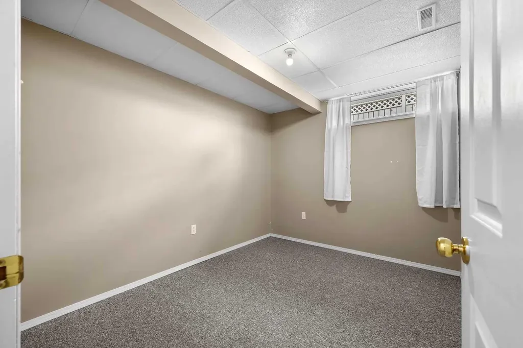 3121 45 Avenue Lloydminster SK S9V 2A7