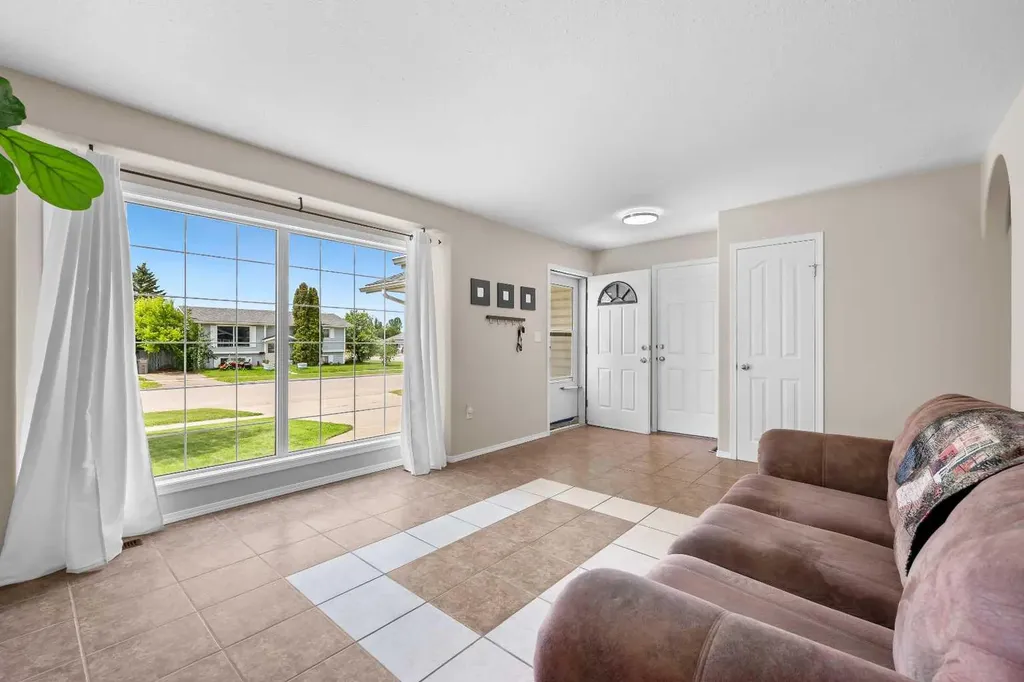 3121 45 Avenue Lloydminster SK S9V 2A7