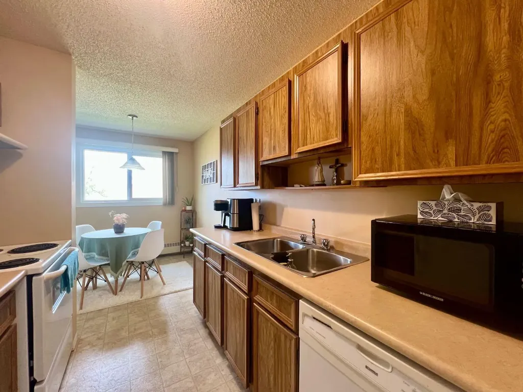 35 Bennett Street Red Deer AB T4R1V3