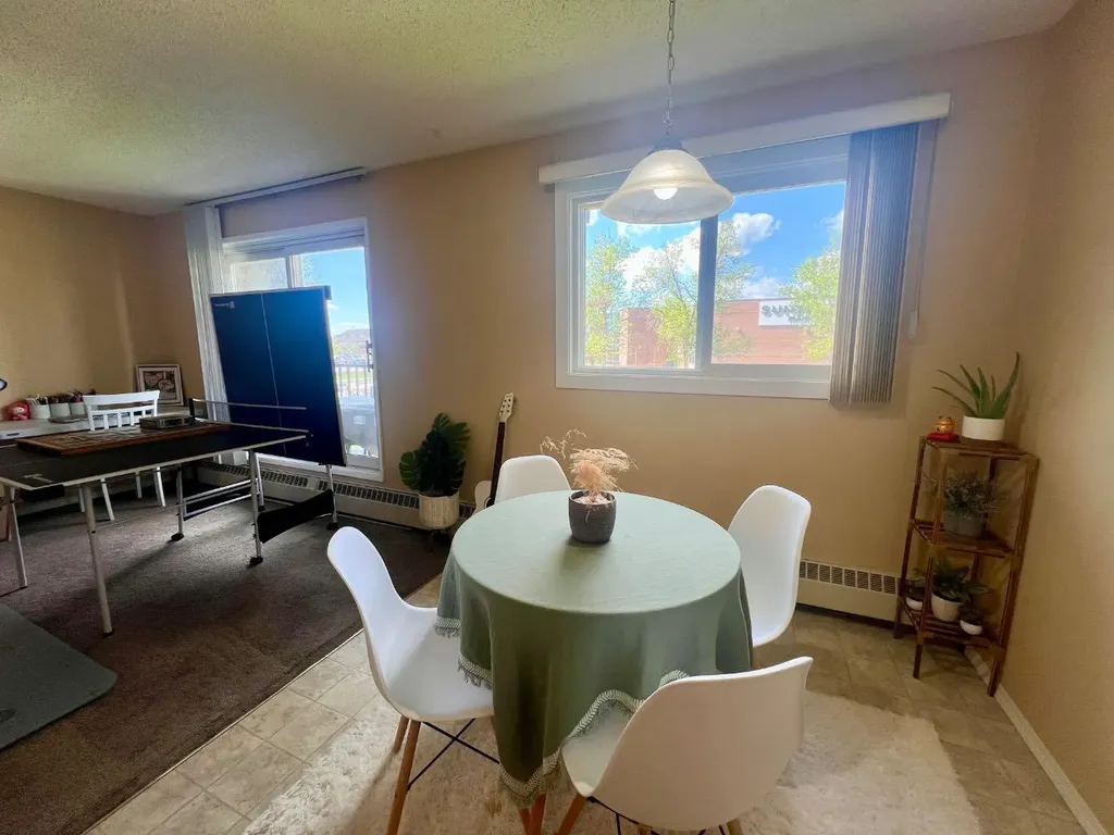 35 Bennett Street Red Deer AB T4R1V3