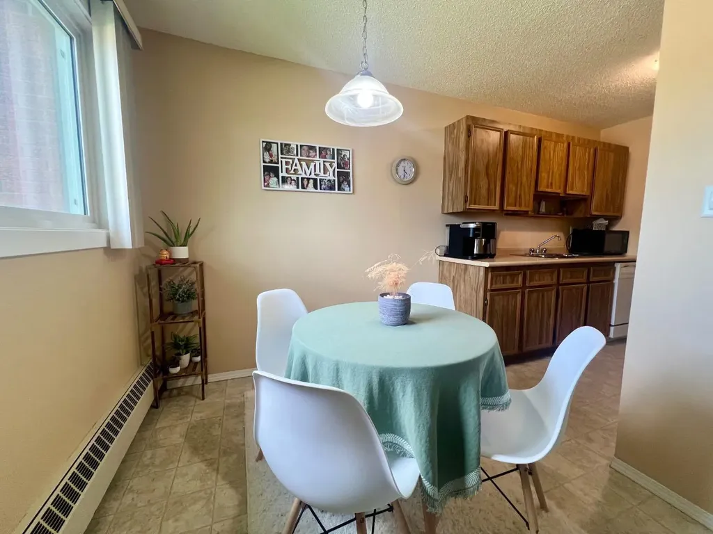 35 Bennett Street Red Deer AB T4R1V3