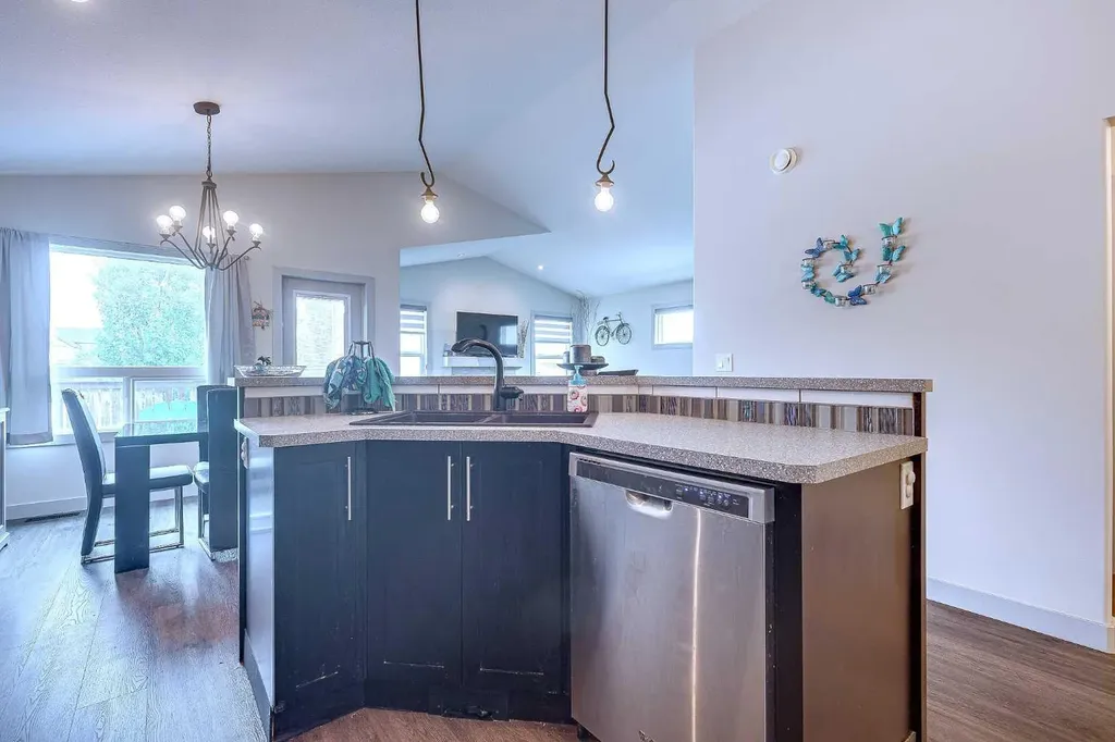 25 Caribou Crescent Red Deer AB T4P 0T5