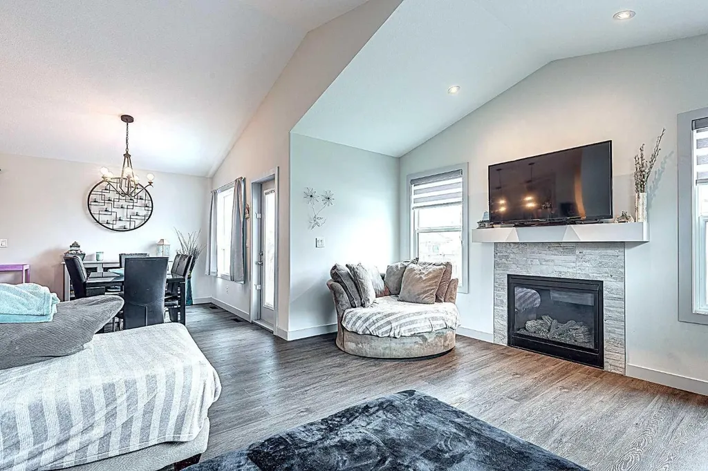 25 Caribou Crescent Red Deer AB T4P 0T5