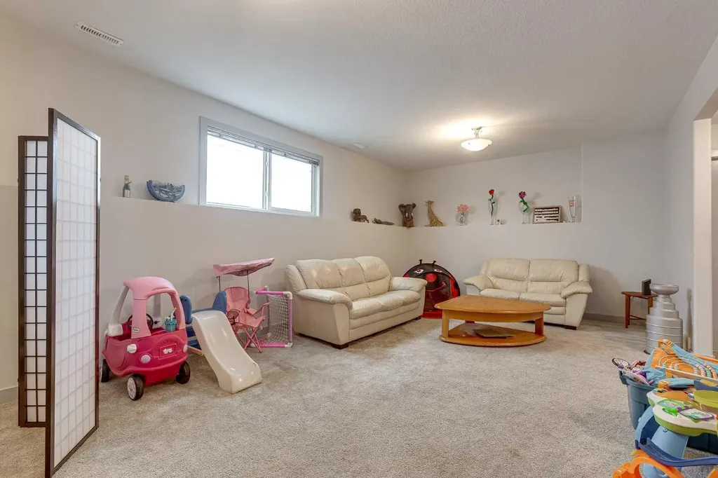 25 Caribou Crescent Red Deer AB T4P 0T5