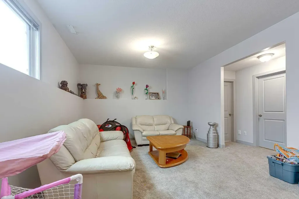 25 Caribou Crescent Red Deer AB T4P 0T5