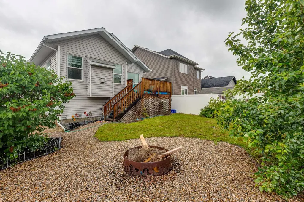 25 Caribou Crescent Red Deer AB T4P 0T5