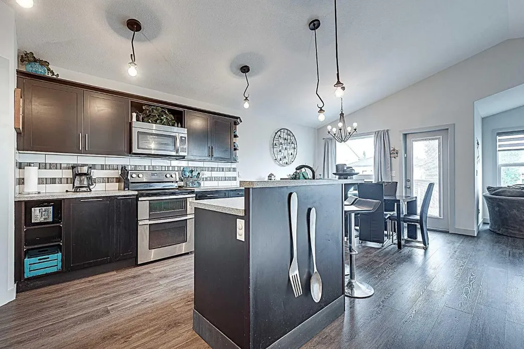 25 Caribou Crescent Red Deer AB T4P 0T5