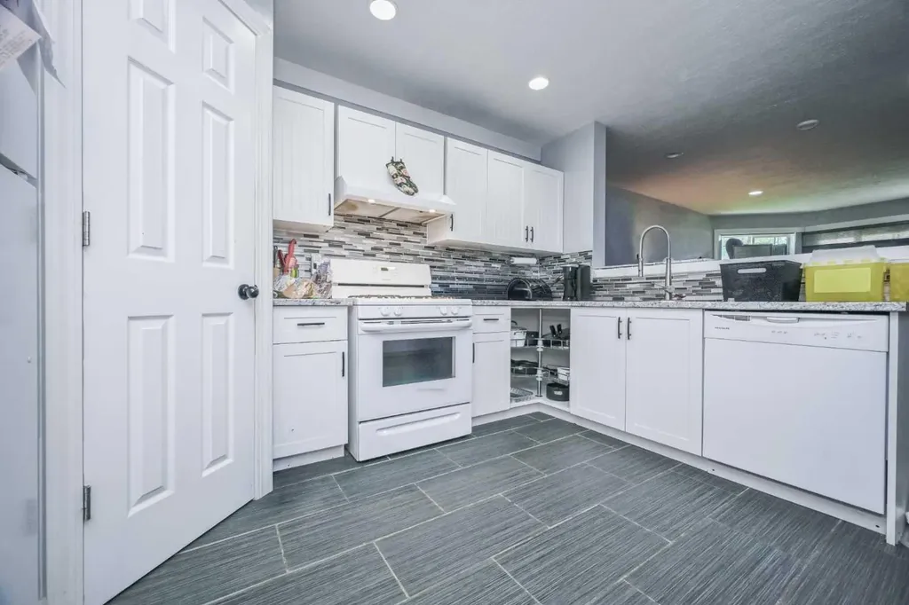 7018 90 Street Grande Prairie AB T8X 0C1