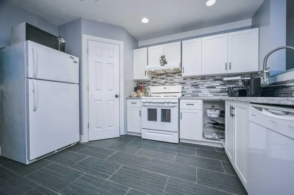7018 90 Street Grande Prairie AB T8X 0C1