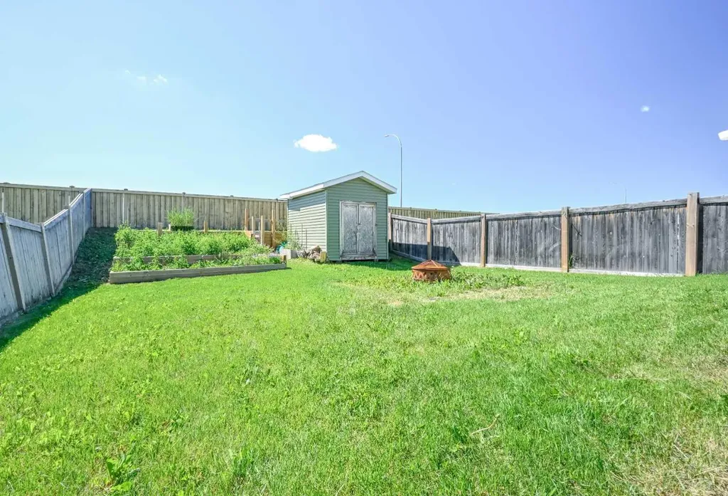 7018 90 Street Grande Prairie AB T8X 0C1