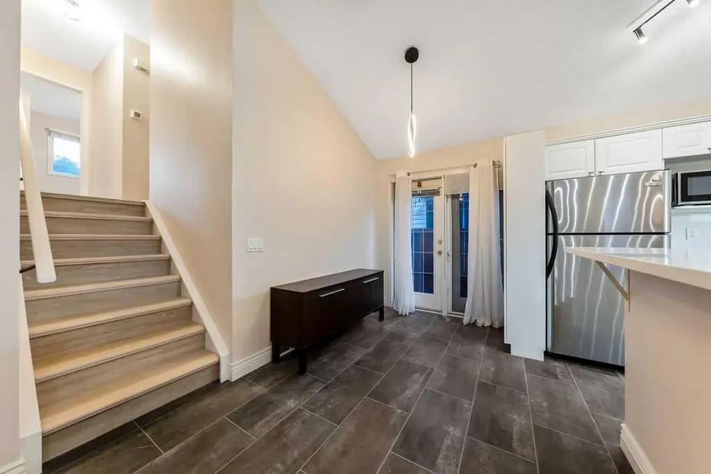 2016 Country Hills Circle NW Calgary AB T3K4Z2