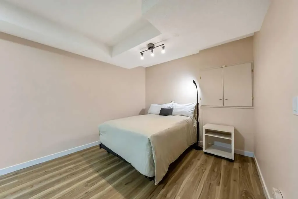 2016 Country Hills Circle NW Calgary AB T3K4Z2