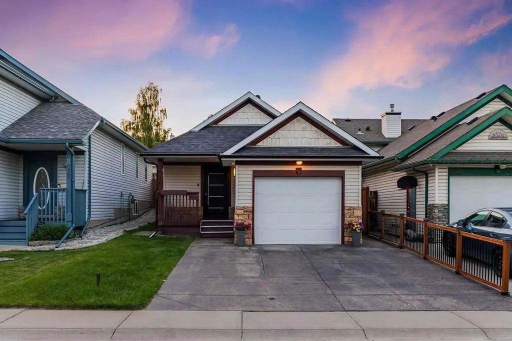 2016 Country Hills Circle NW Calgary AB T3K4Z2