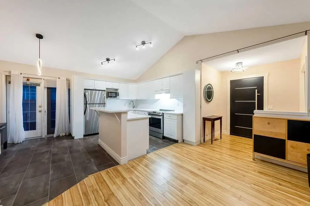 2016 Country Hills Circle NW Calgary AB T3K4Z2