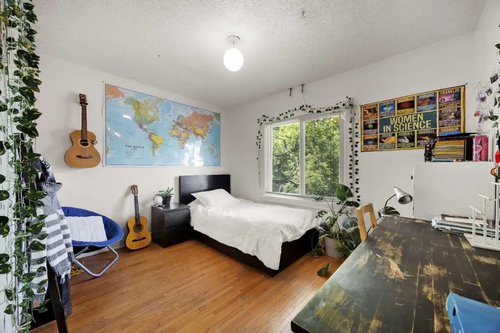 2507 15a Street SW Calgary AB T2T 4B8