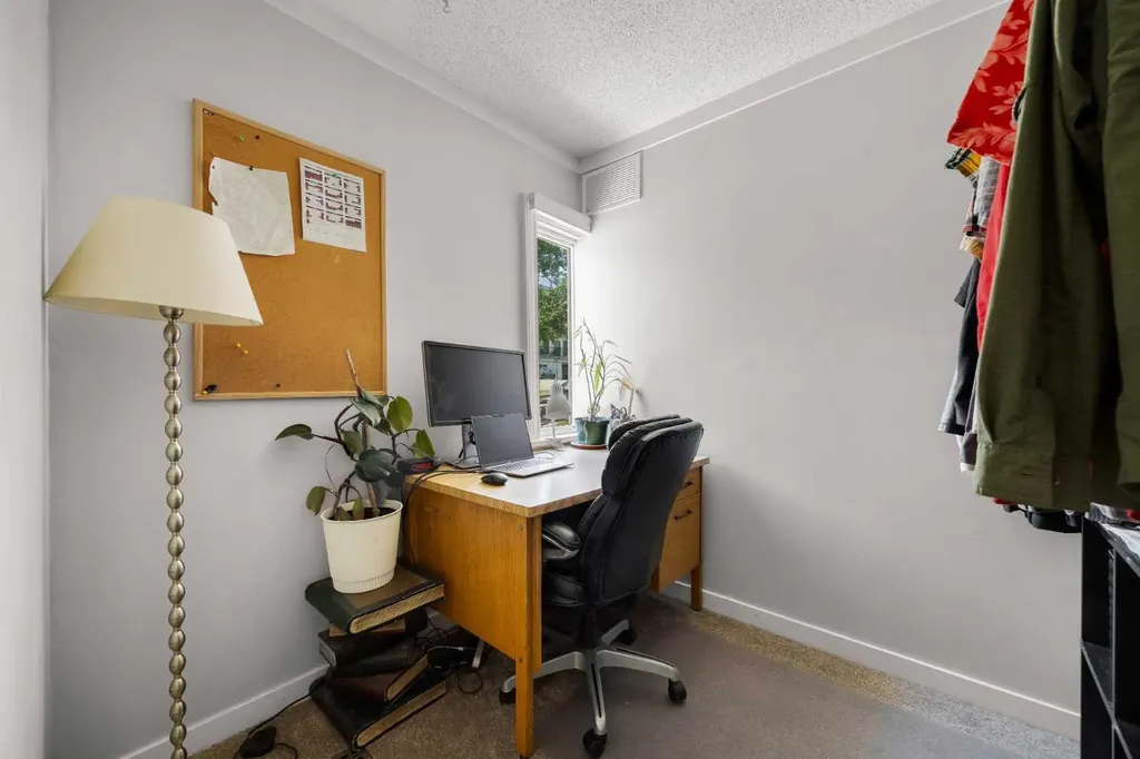 2507 15a Street SW Calgary AB T2T 4B8