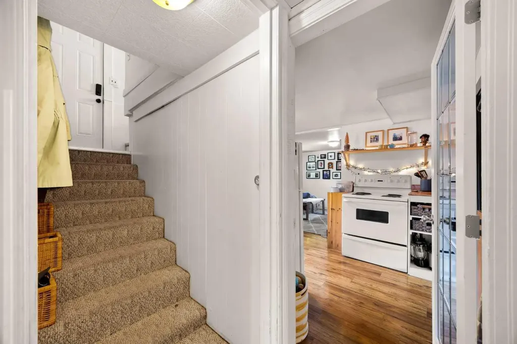 2507 15a Street SW Calgary AB T2T 4B8