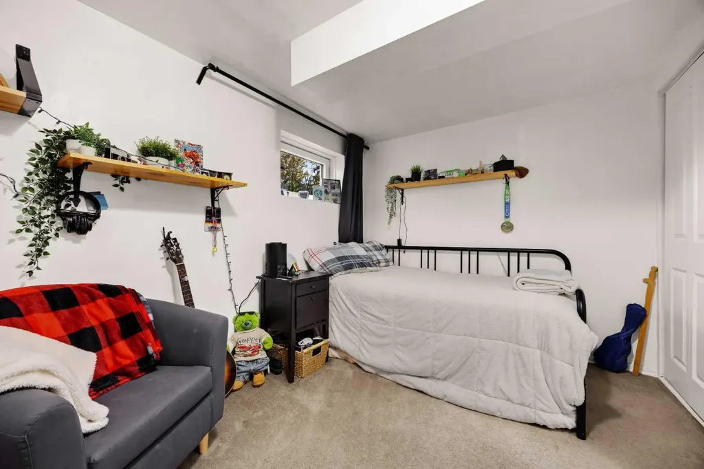 2507 15a Street SW Calgary AB T2T 4B8