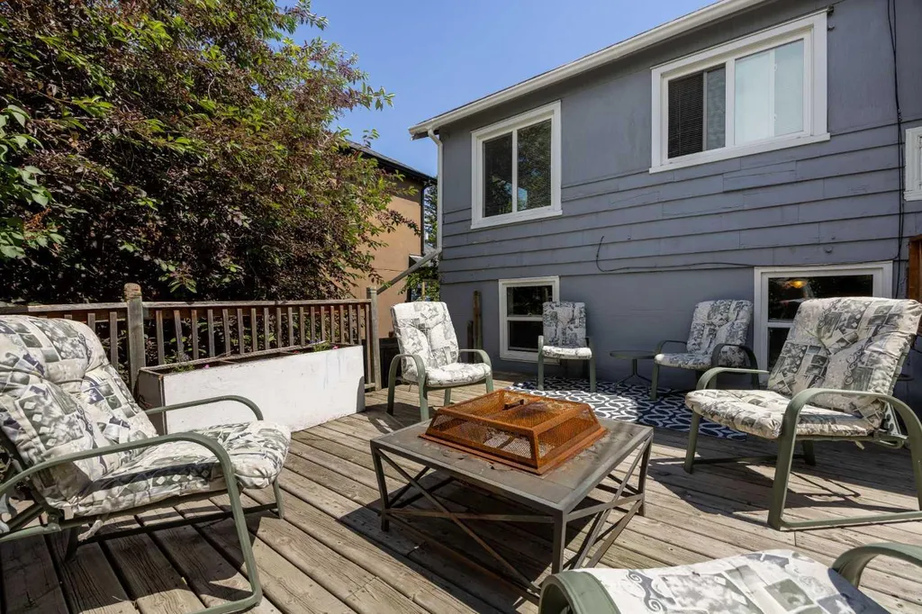 2507 15a Street SW Calgary AB T2T 4B8