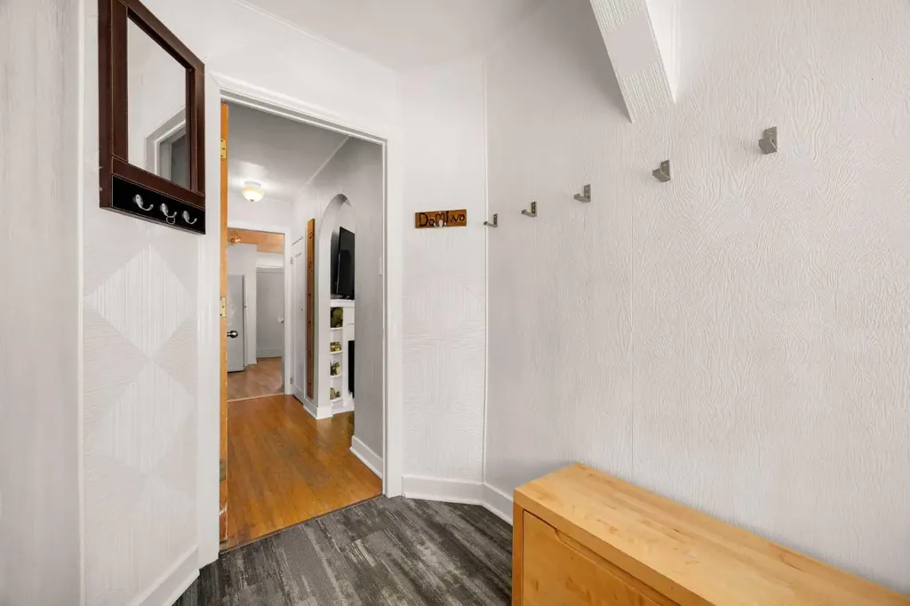 2507 15a Street SW Calgary AB T2T 4B8