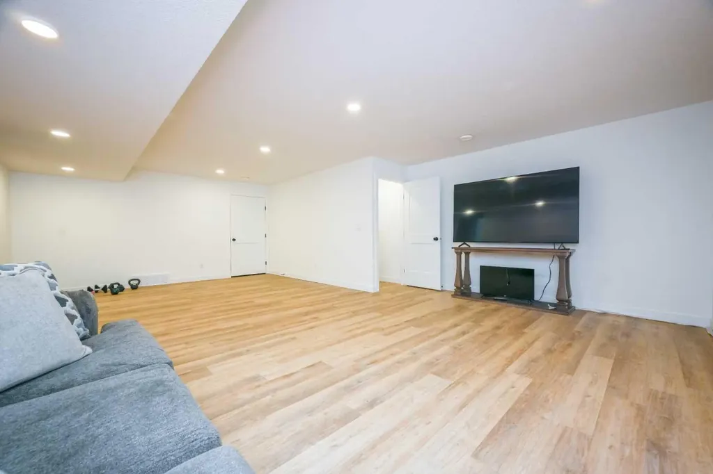 11850 84 Avenue Grande Prairie AB T8W 0M4