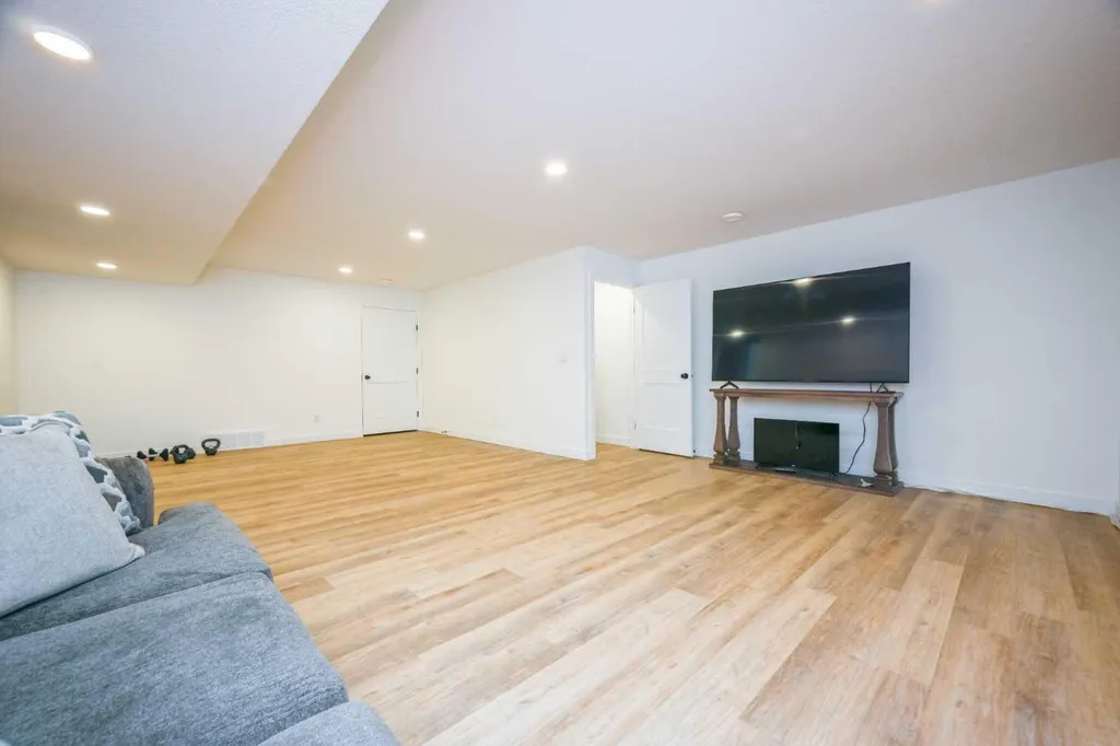 11850 84 Avenue Grande Prairie AB T8W 0M4