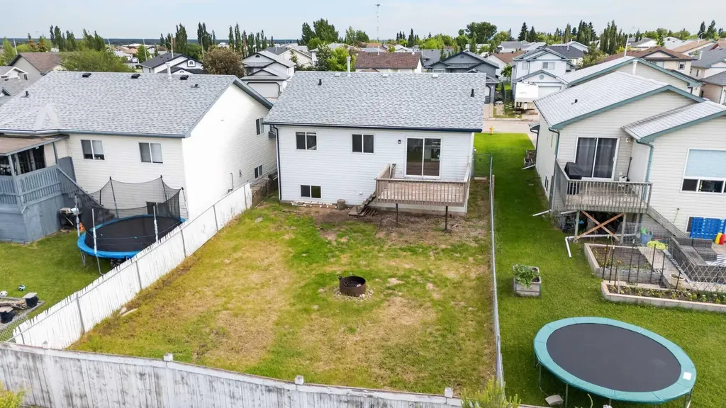 9222 115 Avenue Grande Prairie AB T8V7E8
