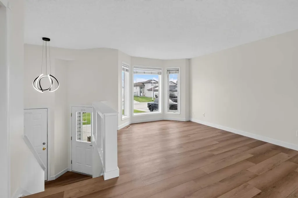 9222 115 Avenue Grande Prairie AB T8V7E8