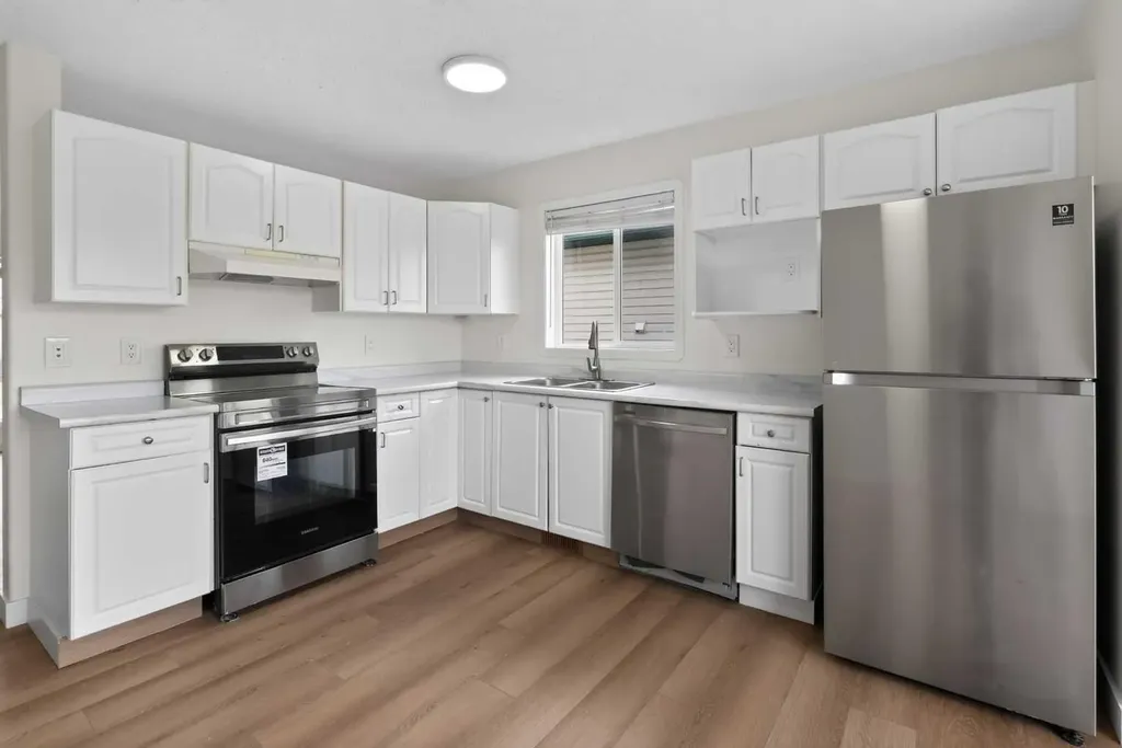 9222 115 Avenue Grande Prairie AB T8V7E8