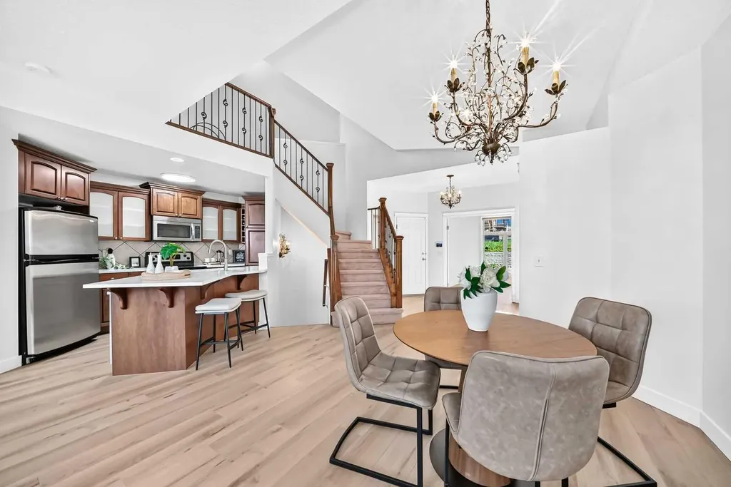241 Springbank Terrace SW Calgary AB T3H 4S9