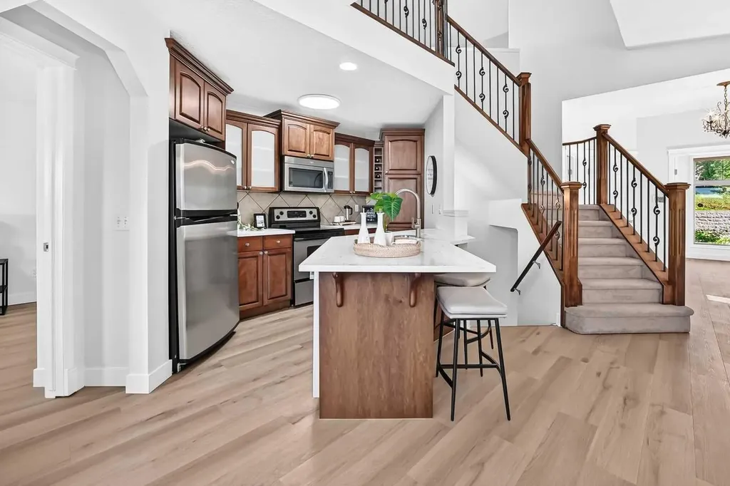 241 Springbank Terrace SW Calgary AB T3H 4S9